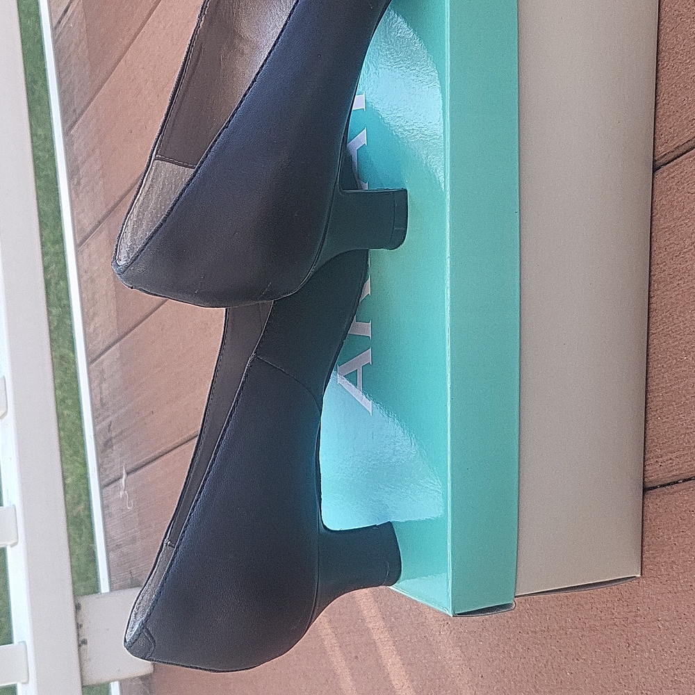 Array Black Low Heels - image 4